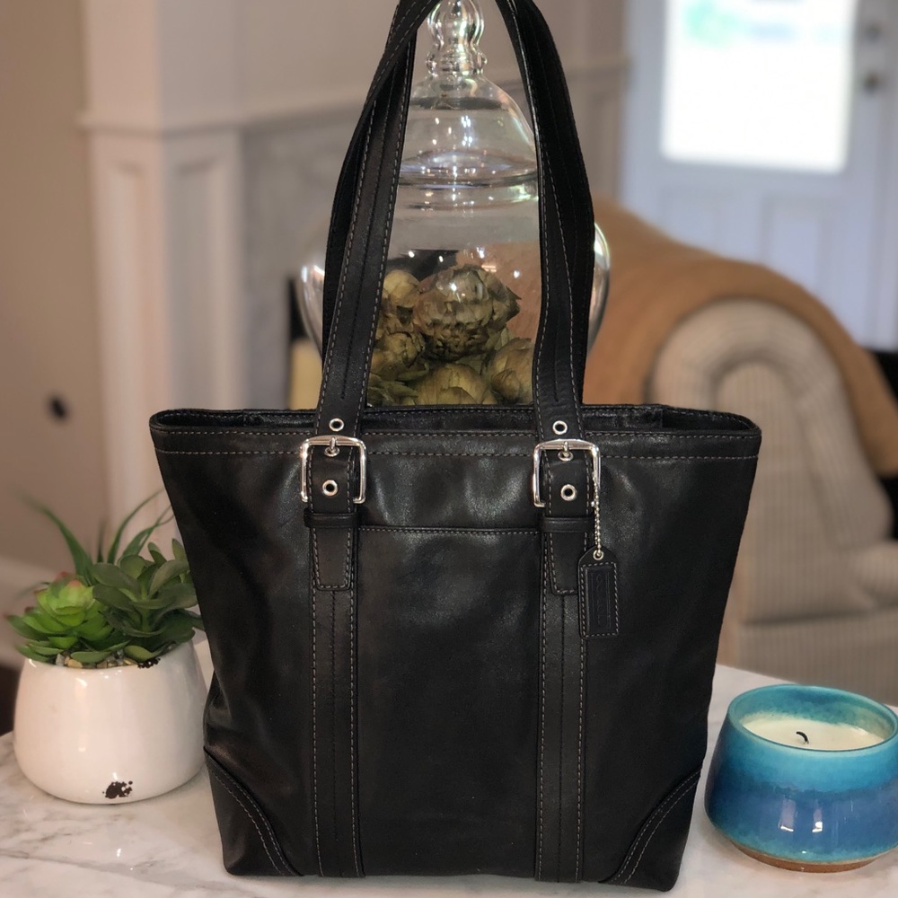 Coach Hampton smooth black leather tote good cond.